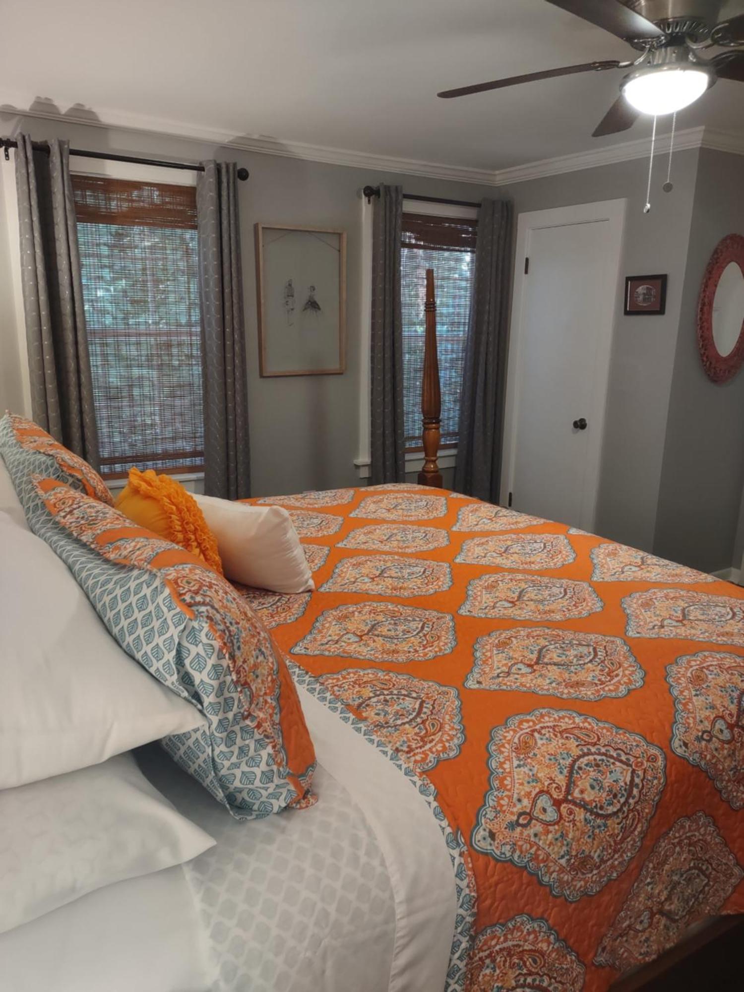 2Feathers Inn Natchez Rum bild