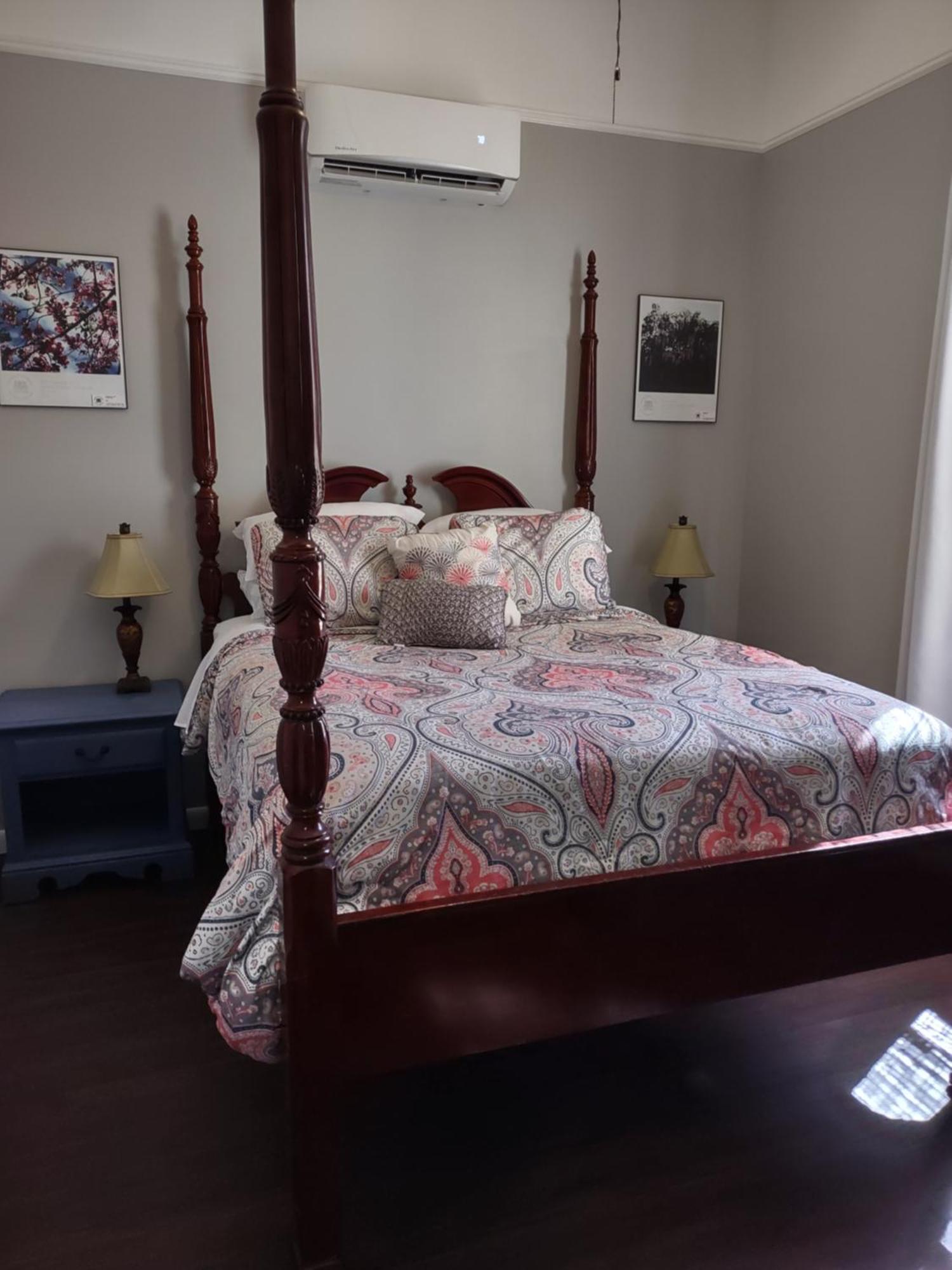 2Feathers Inn Natchez Rum bild